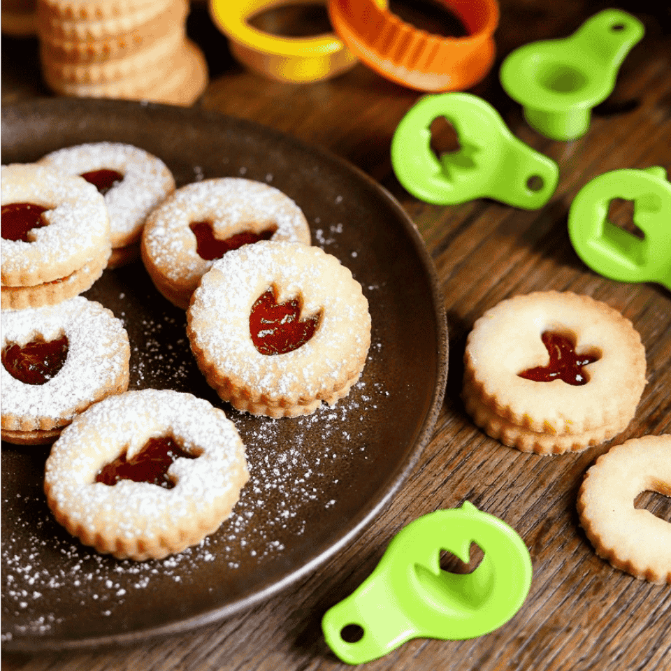 Tescoma Easter shortbread cookie cutters DELÍCIA, 8 pcs