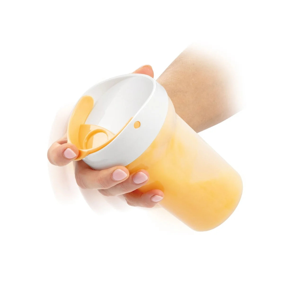 Shaking eggs in the Tescoma DELÍCIA Egg Shaker